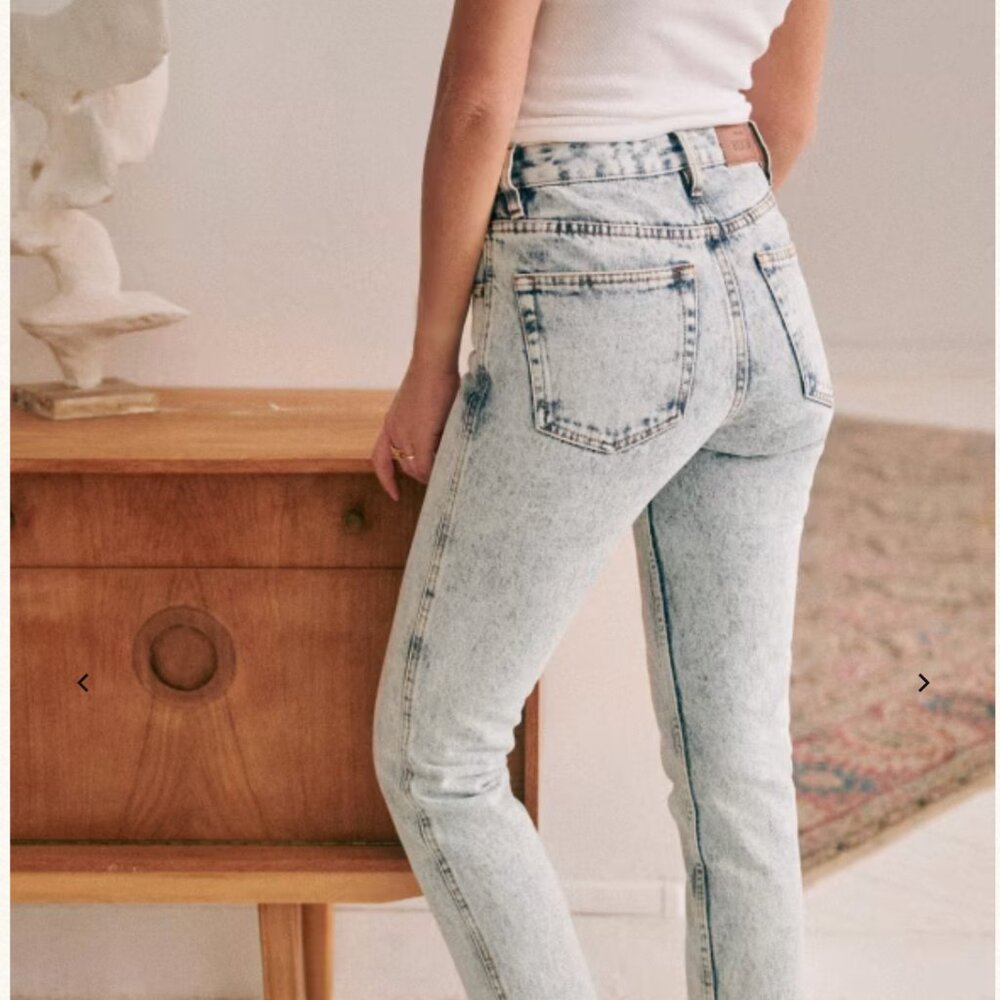 Sezane Women's Straight Leg Jeans in Light Acid Wash Blue